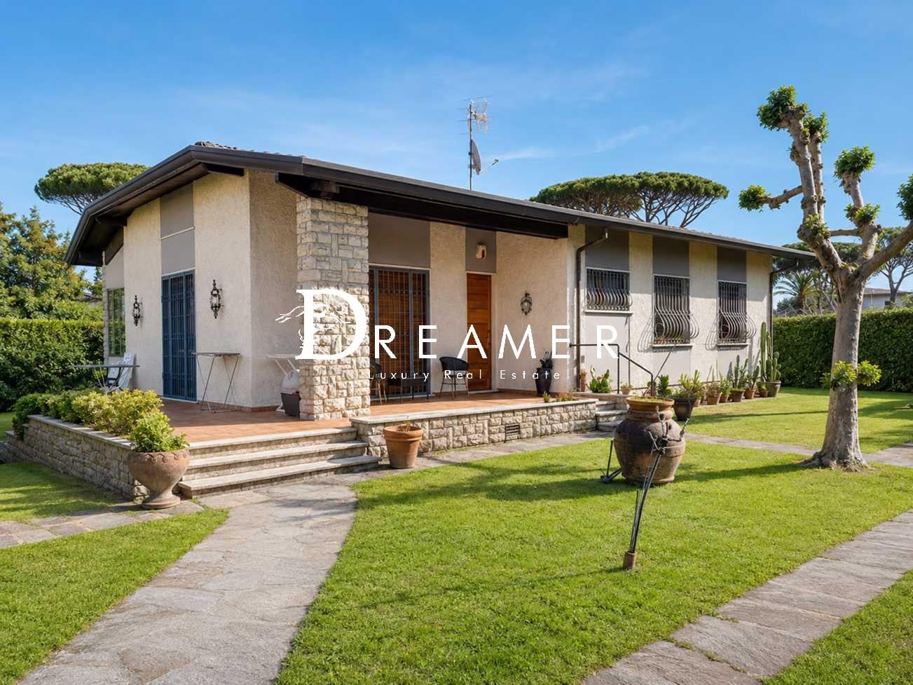 Elegant Villa in the Heart of Forte dei Marmi-7_516758