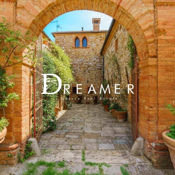 Estate with Pool in Montepulciano-0_509922