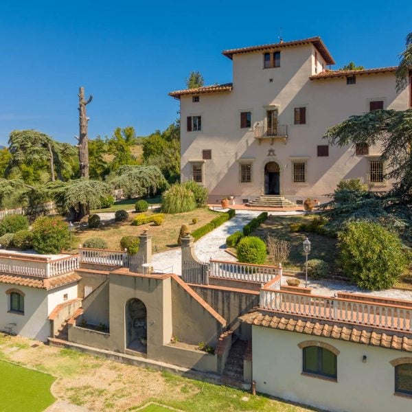 Majestic Villa with Pool and Olive Grove in Florence-8_529568
