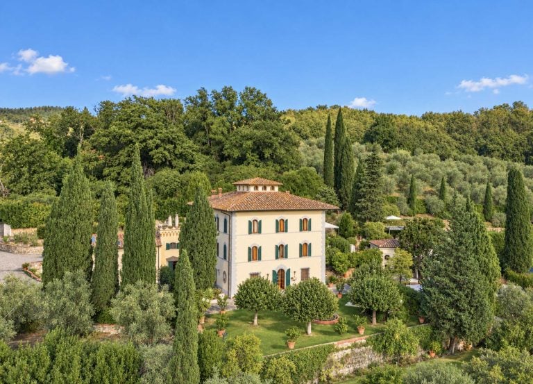 538536-_prod_persistent_98d62c34-d360-41d3-8b99-3a15033e0290_Splendid-villa-for-sale-Pistoia-17859.png